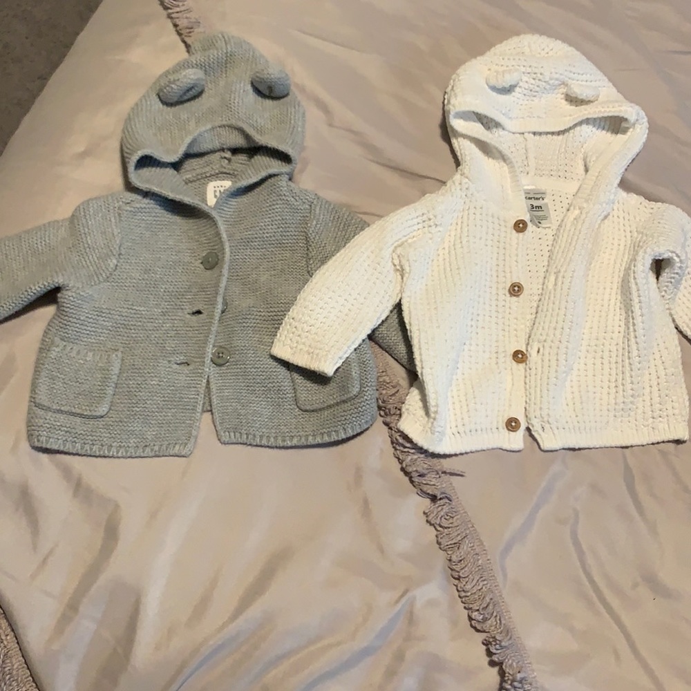 set of two sweaters